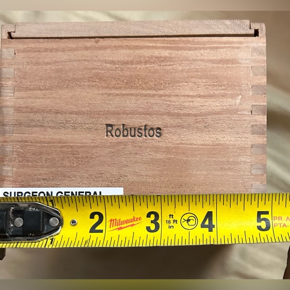 ELREYDEL MUNDO Empty Wooden Cigar Box - Picture 4 of 7